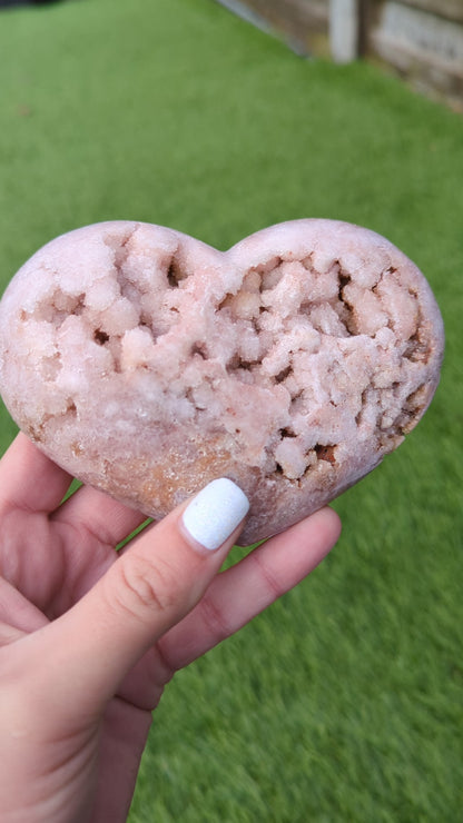 Bubblegum Pink Amethyst Heart | Hopeless Romantic